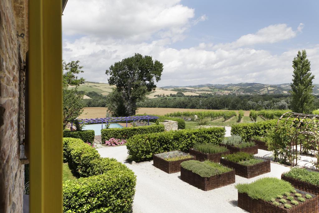 Tenuta Santi Giacomo E Filippo Urbino